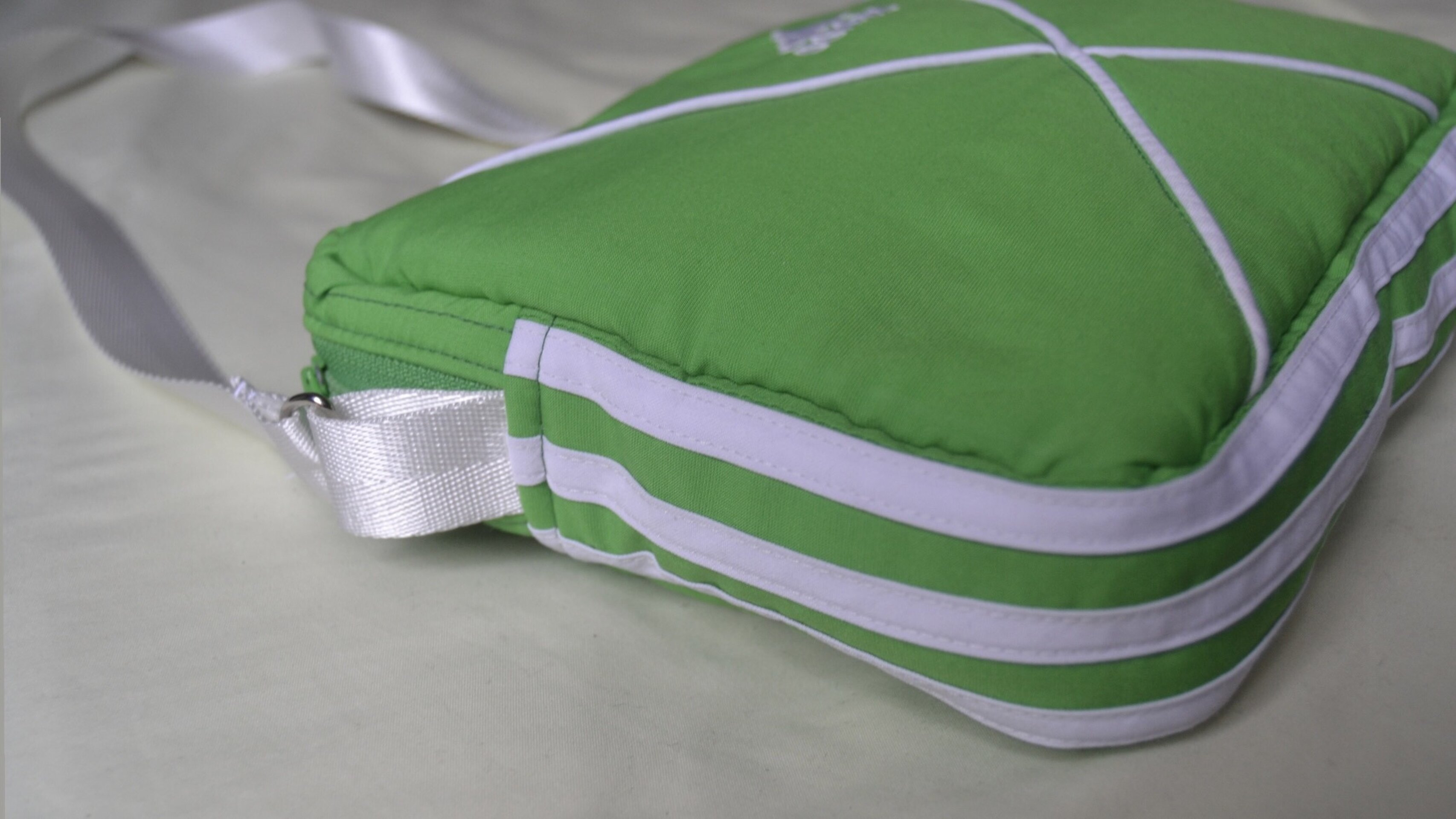 Bolso upcycled Adidas - 2