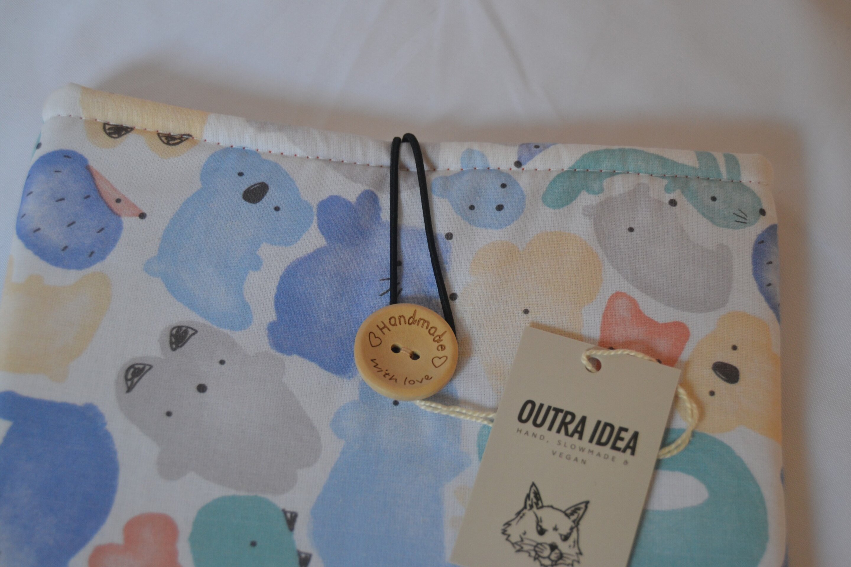 FUNDA LIBRO BICHIS - 3