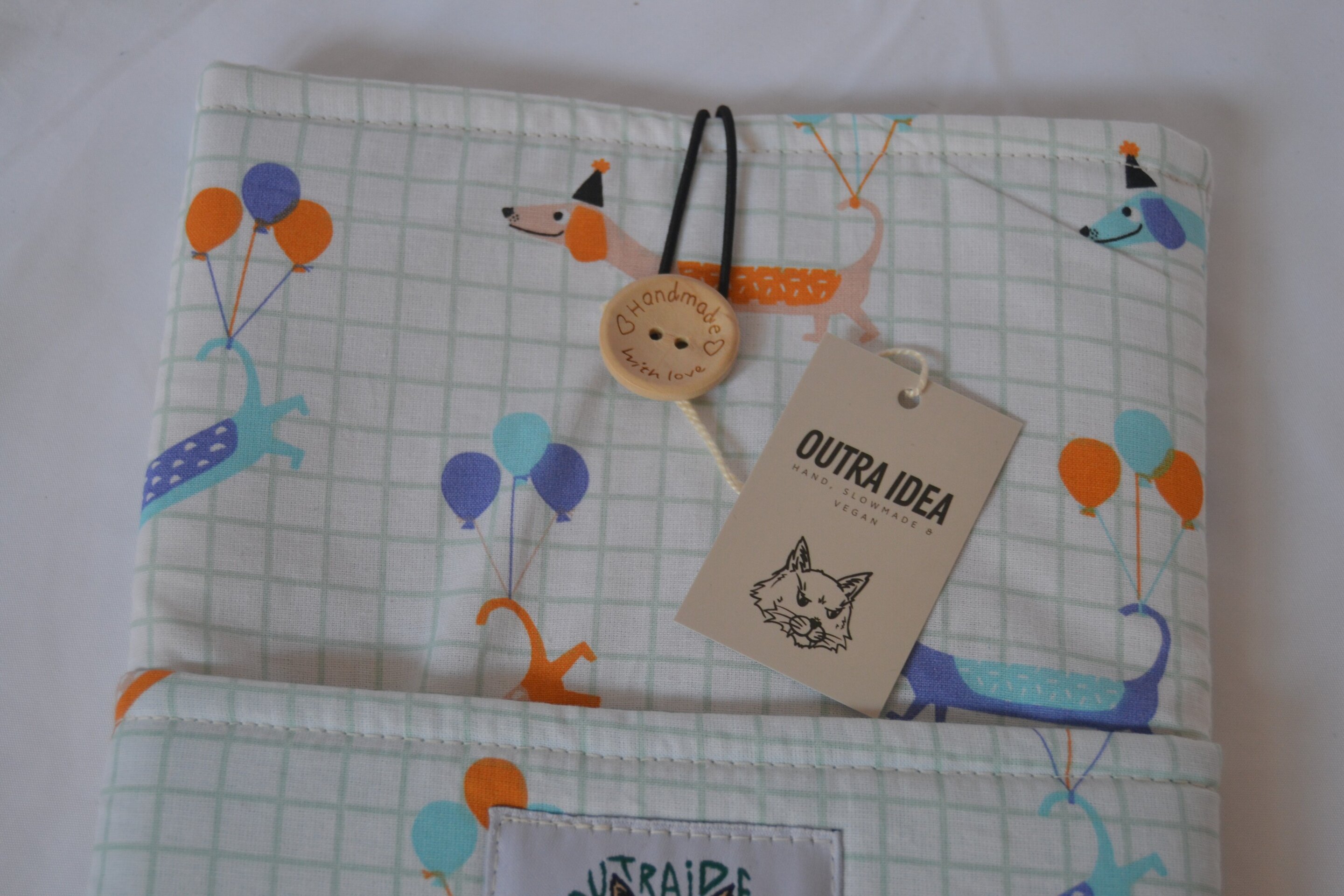 FUNDA LIBRO SALCHICHA - 2